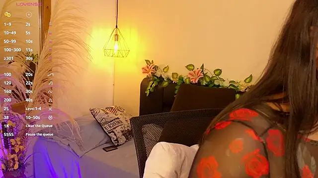 Hannah williams1 online show from September 15, 2025, 7:03 pm