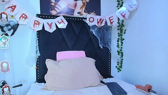 dafne queenn online show from November 4, 2025, 12:53 pm