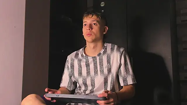 Snapshot of Dimitri_higth420 chatting on November 18, 2025, 11:26 pm Dimitri higth420 online show from November 18, 2025, 11:26 pm