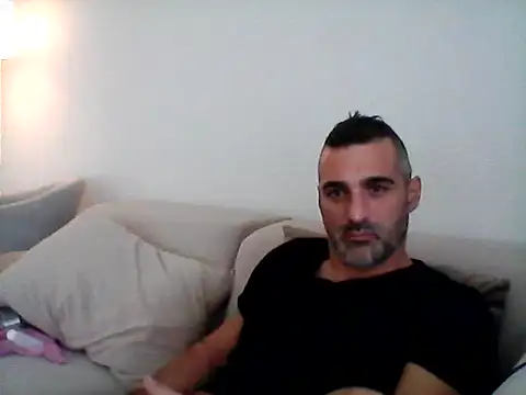 Snapshot of Assodispade3 chatting on November 5, 2025, 10:40 am Assodispade3 online show from November 5, 2025, 10:40 am