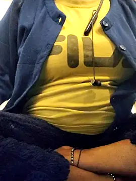 Snapshot of lovelyruhi chatting on January 8, 2025, 11:21 am lovelyruhi online show from January 8, 2025, 11:21 am