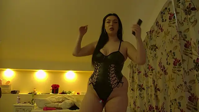 KeiraDark online show from April 4, 2026, 4:19 am