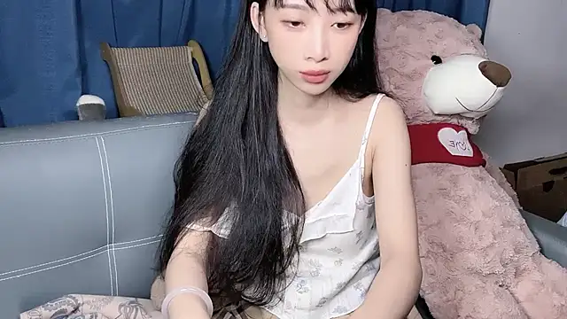 Lili-2 online show from October 20, 2025, 3:34 pm