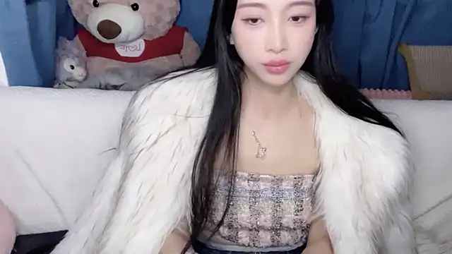 Snapshot of Lili-2 chatting on January 31, 2026, 7:12 pm Lili-2 online show from January 31, 2026, 7:12 pm