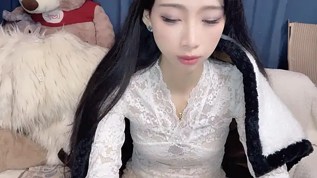 Snapshot of Lili-2 chatting on January 19, 2026, 3:05 pm Lili-2 online show from January 19, 2026, 3:05 pm