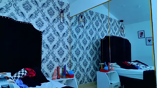 Derieri D online show from February 24, 2026, 7:48 pm