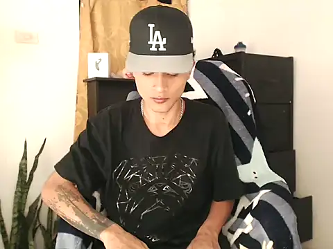 Snapshot of Edward_Milleer chatting on October 2, 2025, 12:19 pm Edward Milleer online show from October 2, 2025, 12:19 pm