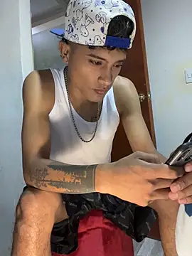 Snapshot of Edward_Milleer chatting on December 27, 2024, 4:58 am Edward Milleer online show from December 27, 2024, 4:58 am