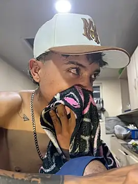 Snapshot of Edward_Milleer chatting on December 26, 2024, 6:09 am Edward Milleer online show from December 26, 2024, 6:09 am