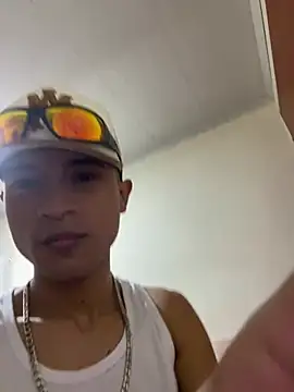 Snapshot of Edward_Milleer chatting on December 28, 2024, 4:30 pm Edward Milleer online show from December 28, 2024, 4:30 pm