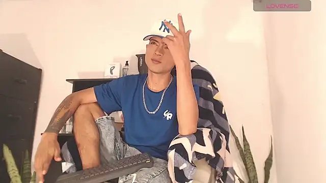 Snapshot of Edward_Milleer chatting on September 24, 2025, 7:59 am Edward Milleer online show from September 24, 2025, 7:59 am