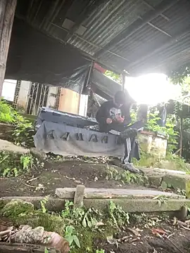 Jestebanano online show from April 21, 2026, 12:23 pm