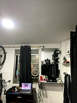 Jestebanano online show from December 5, 2025, 4:00 am