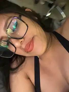 Snapshot of AleFantasy0001 chatting on February 1, 2026, 7:01 pm AleFantasy0001 online show from February 1, 2026, 7:01 pm