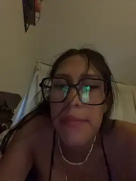 AleFantasy0001 online show from March 16, 2026, 2:52 am