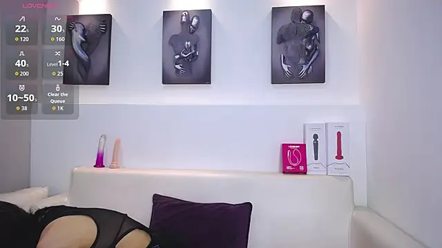 Melodi Roux online show from November 17, 2025, 1:15 pm