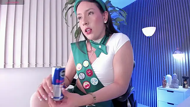 Snapshot of bella_raiderr chatting on February 6, 2025, 2:44 am bella raiderr online show from February 6, 2025, 2:44 am