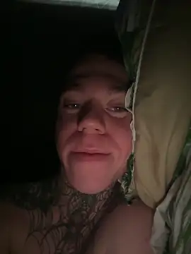 Snapshot of adolf_loo chatting on December 27, 2024, 11:50 am adolf loo online show from December 27, 2024, 11:50 am