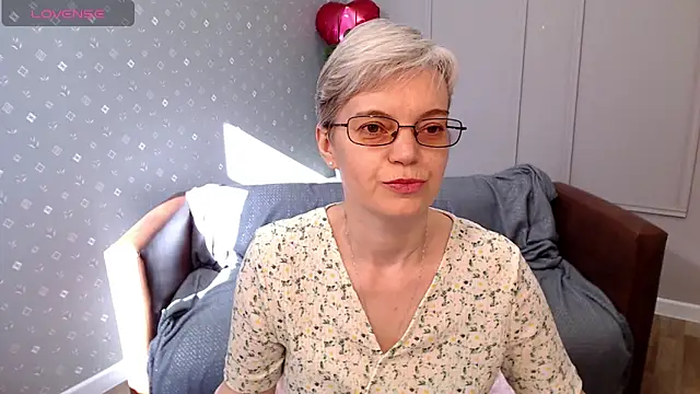 Cutie Erikaa1 online show from May 17, 2026, 3:39 am