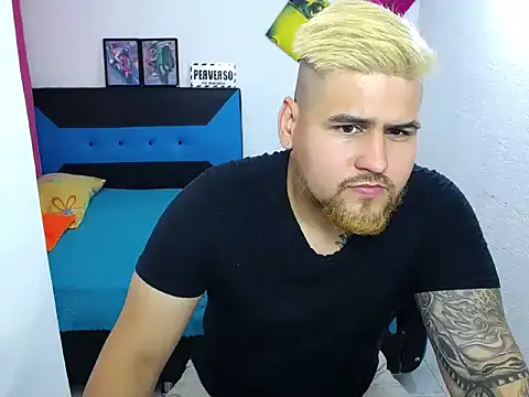 Snapshot of pitbullveryhot chatting on December 2, 2024, 1:08 pm pitbullveryhot online show from December 2, 2024, 1:08 pm