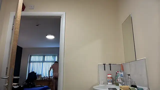 Snapshot of TowaFreespirit chatting on March 18, 2025, 2:17 pm TowaFreespirit online show from March 18, 2025, 2:17 pm