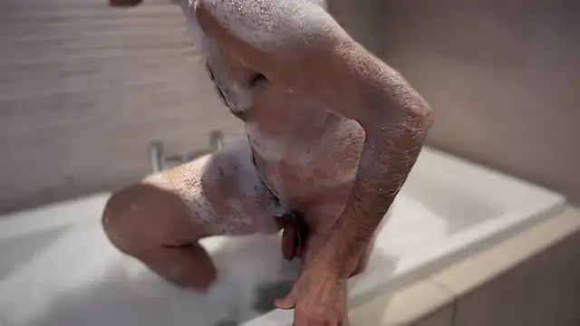 Snapshot of TowaFreespirit chatting on January 1, 2025, 5:00 pm TowaFreespirit online show from January 1, 2025, 5:00 pm