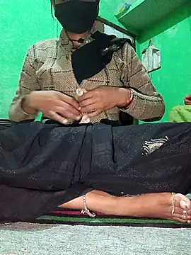 Snapshot of Hoty_girl_143 chatting on February 11, 2026, 2:11 am Hoty girl 143 online show from February 11, 2026, 2:11 am