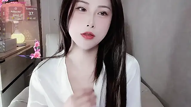 Snapshot of Blossom-666 chatting on February 21, 2026, 6:37 am Blossom-666 online show from February 21, 2026, 6:37 am