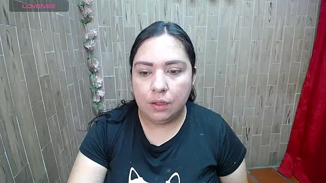 solyeria online show from September 30, 2025, 1:33 am