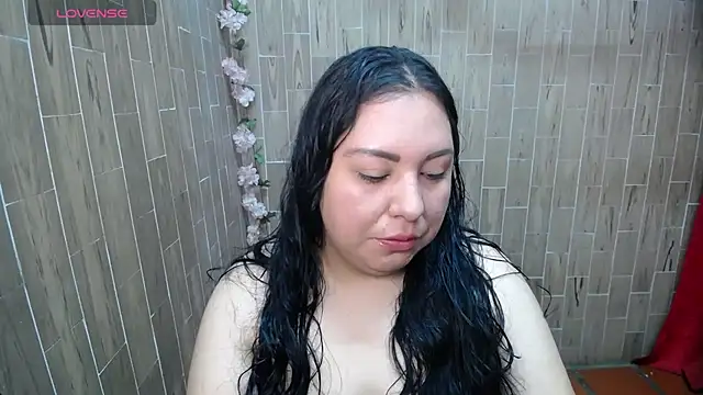 solyeria online show from May 25, 2026, 1:32 pm