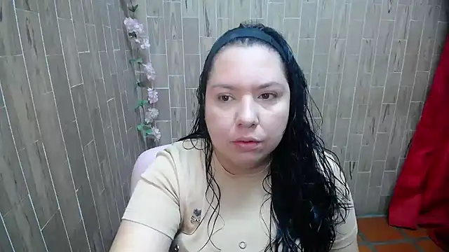 solyeria online show from April 5, 2026, 12:12 pm