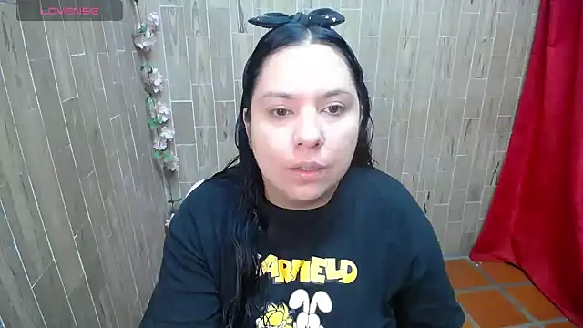 solyeria online show from November 18, 2025, 12:59 am