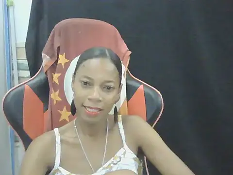 Snapshot of adele-33 chatting on November 7, 2025, 11:41 pm adele-33 online show from November 7, 2025, 11:41 pm