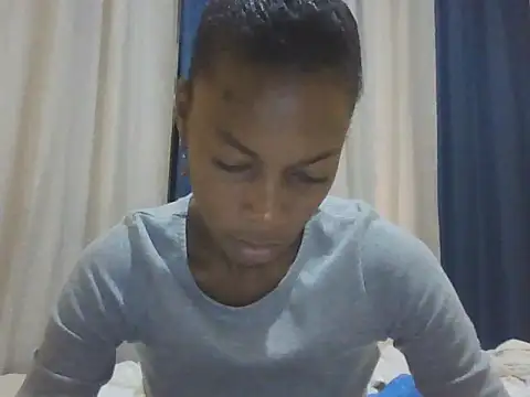 Snapshot of adele-33 chatting on February 13, 2026, 7:25 pm adele-33 online show from February 13, 2026, 7:25 pm