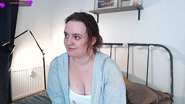 Snapshot of Lella_Ryann_ chatting on June 9, 2026, 7:15 pm Lella Ryann online show from June 9, 2026, 7:15 pm