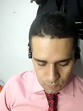 CRISTHIAN GREY01 online show from February 21, 2025, 3:01 am