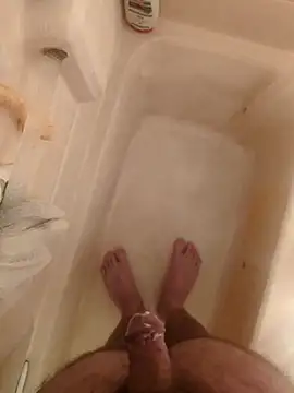 Snapshot of Cuminmyhands90 chatting on March 18, 2026, 8:06 am Cuminmyhands90 online show from March 18, 2026, 8:06 am