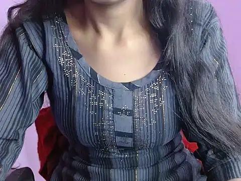 Snapshot of Hot_mahak05 chatting on December 10, 2024, 6:11 am Hot mahak05 online show from December 10, 2024, 6:11 am