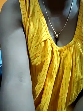 Snapshot of Hot_mahak05 chatting on February 7, 2025, 4:48 am Hot mahak05 online show from February 7, 2025, 4:48 am