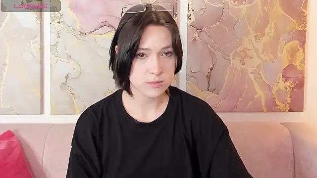 fiamoory online show from April 6, 2026, 7:53 am