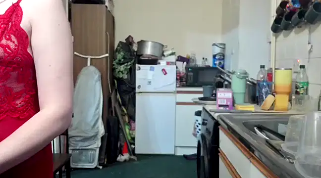 LexiSnowUK online show from March 3, 2025, 5:31 pm