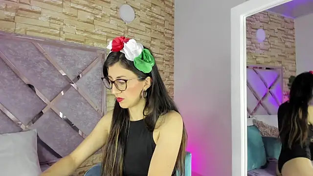  jade white  online show from September 18, 2025, 1:14 pm