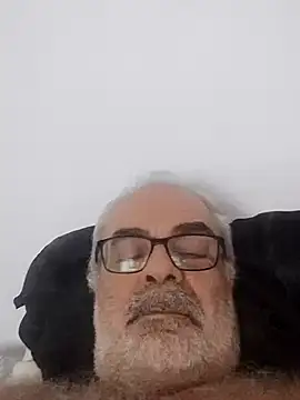 Snapshot of Satiro_Sevilla chatting on September 14, 2025, 1:17 am Satiro Sevilla online show from September 14, 2025, 1:17 am