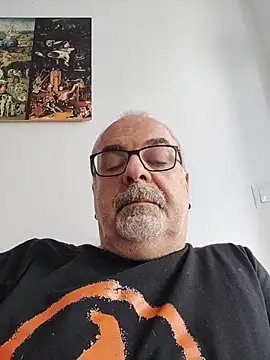 Snapshot of Satiro_Sevilla chatting on October 7, 2025, 2:07 pm Satiro Sevilla online show from October 7, 2025, 2:07 pm