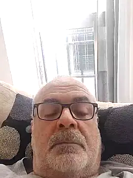 Snapshot of Satiro_Sevilla chatting on February 17, 2025, 3:11 pm Satiro Sevilla online show from February 17, 2025, 3:11 pm