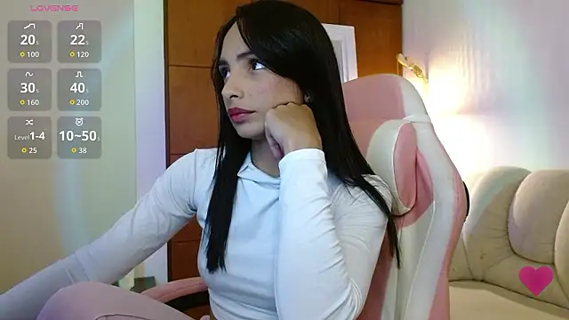 Snapshot of AnnitaSerna_ chatting on February 18, 2026, 2:31 am AnnitaSerna online show from February 18, 2026, 2:31 am