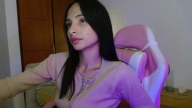 Snapshot of AnnitaSerna_ chatting on April 1, 2026, 3:30 am AnnitaSerna online show from April 1, 2026, 3:30 am