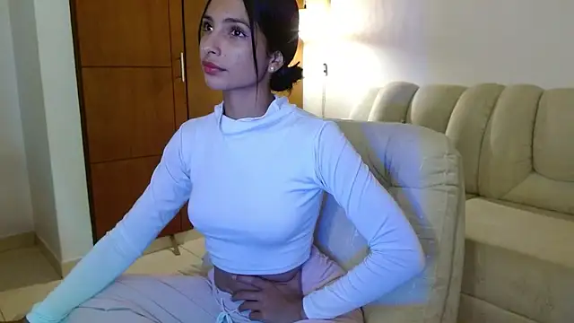 Snapshot of AnnitaSerna_ chatting on March 18, 2026, 4:04 am AnnitaSerna online show from March 18, 2026, 4:04 am