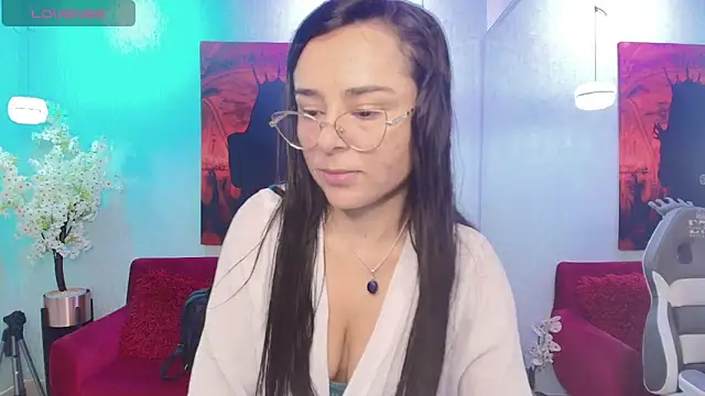 Tiara rr online show from December 18, 2025, 7:40 pm