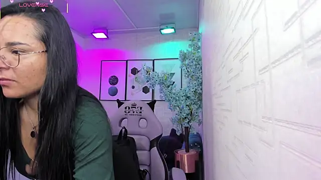 Tiara rr online show from April 8, 2026, 3:19 am